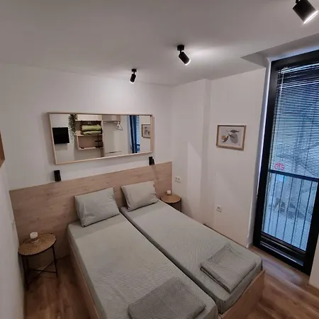 Polina - 2bd Next To Sea Garden With Parking